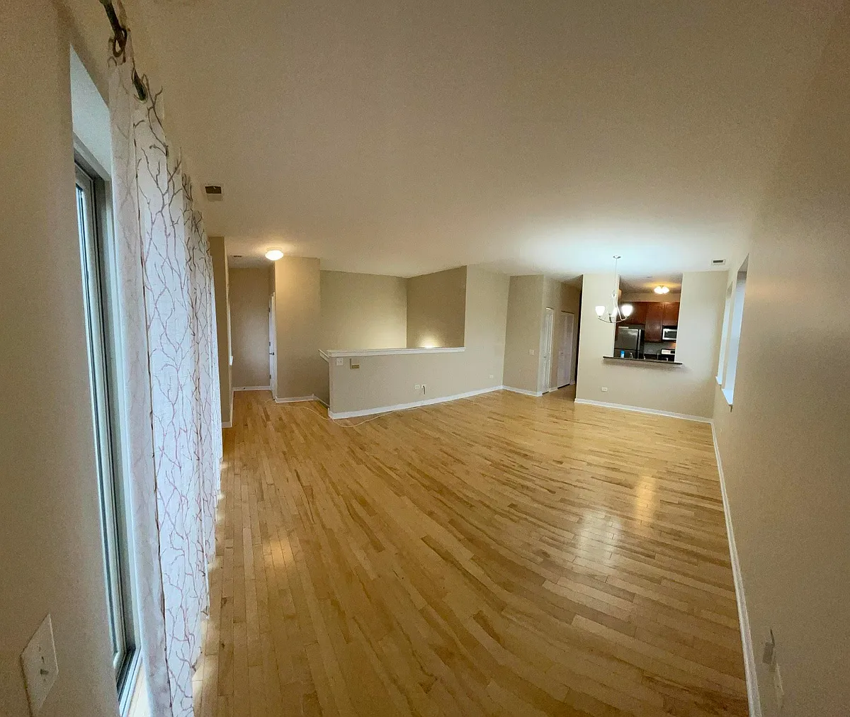 Building Photo - 1110 W Washburne Ave #301