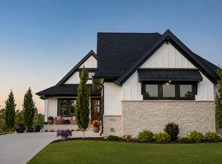 101 Spring Farm Rd, North Oaks, MN 55127