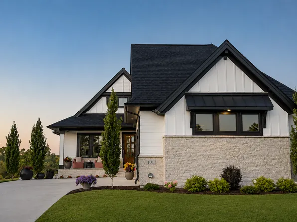 101 Spring Farm Rd, North Oaks, MN 55127