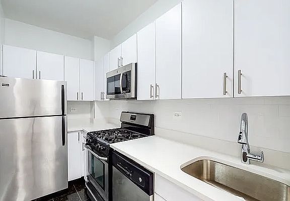 5th image of 50 Pine St #18CD