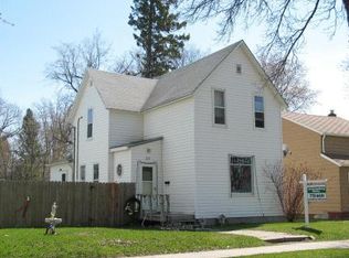 311 Cottonwood St, Grand Forks, ND 58201