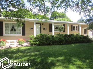 708 S 5th St #TOWNHOUSE, Wapello, IA 52653
