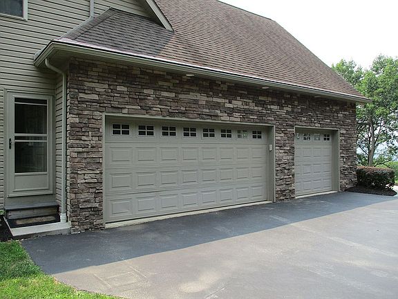 3 car garage