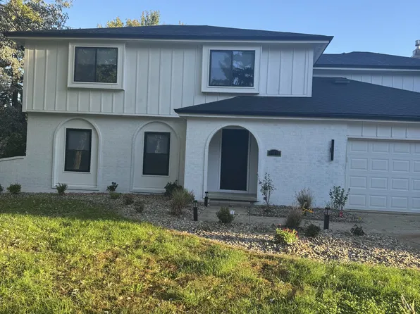 10509 Ricardo Rd, Clive, IA 50325