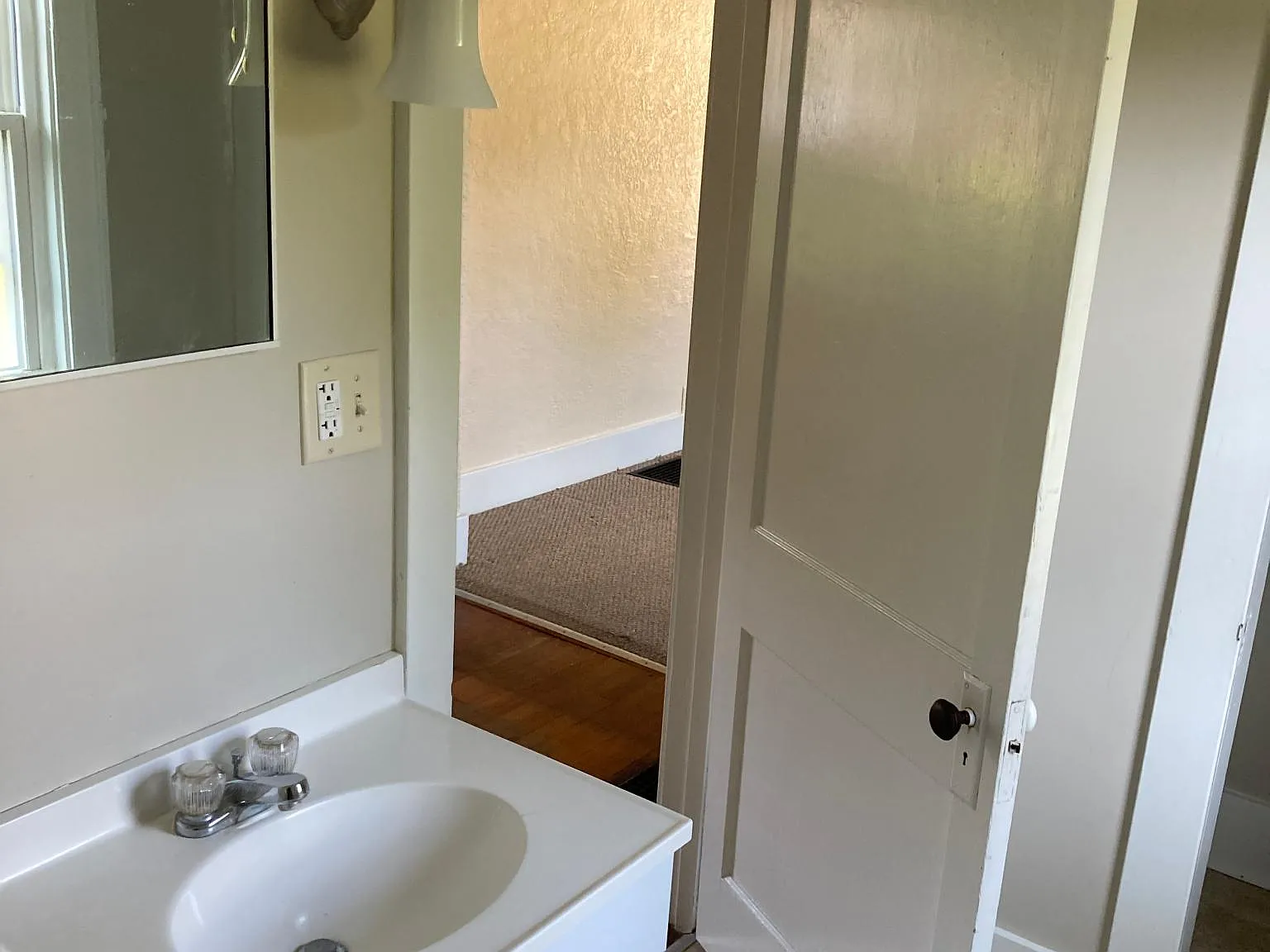 706 Pine St — Photo 4