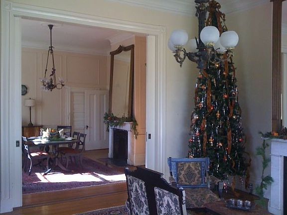 Decorated for the Oakwood Candlelight Tour 2010.