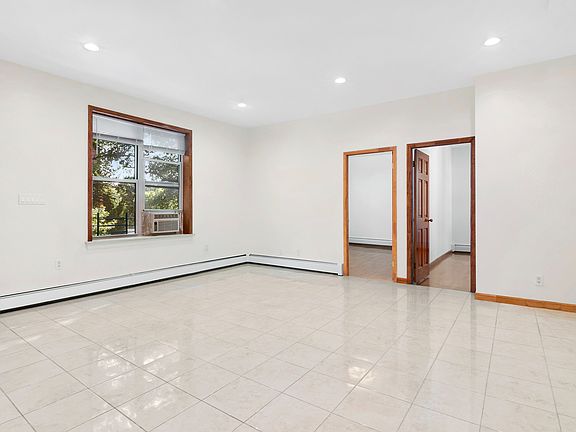 3rd image of 74 Sherman St #2L