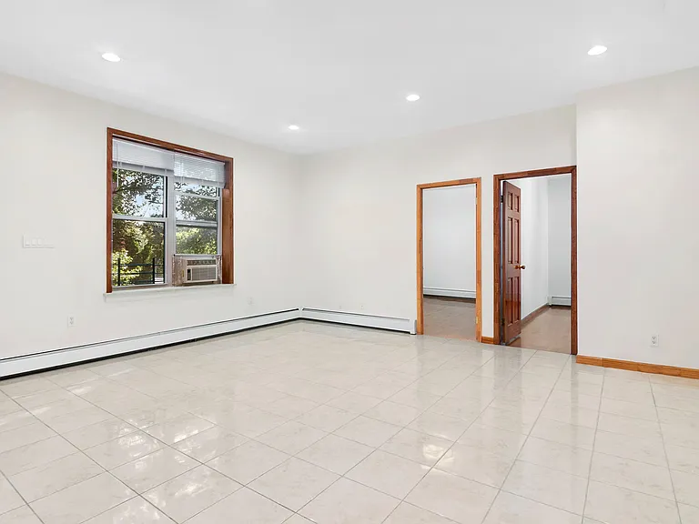 74 Sherman St #2L — Photo 3