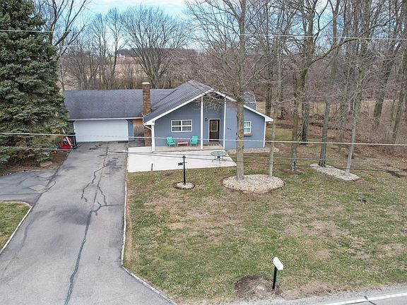 3rd image of 2516 Owens Rd W