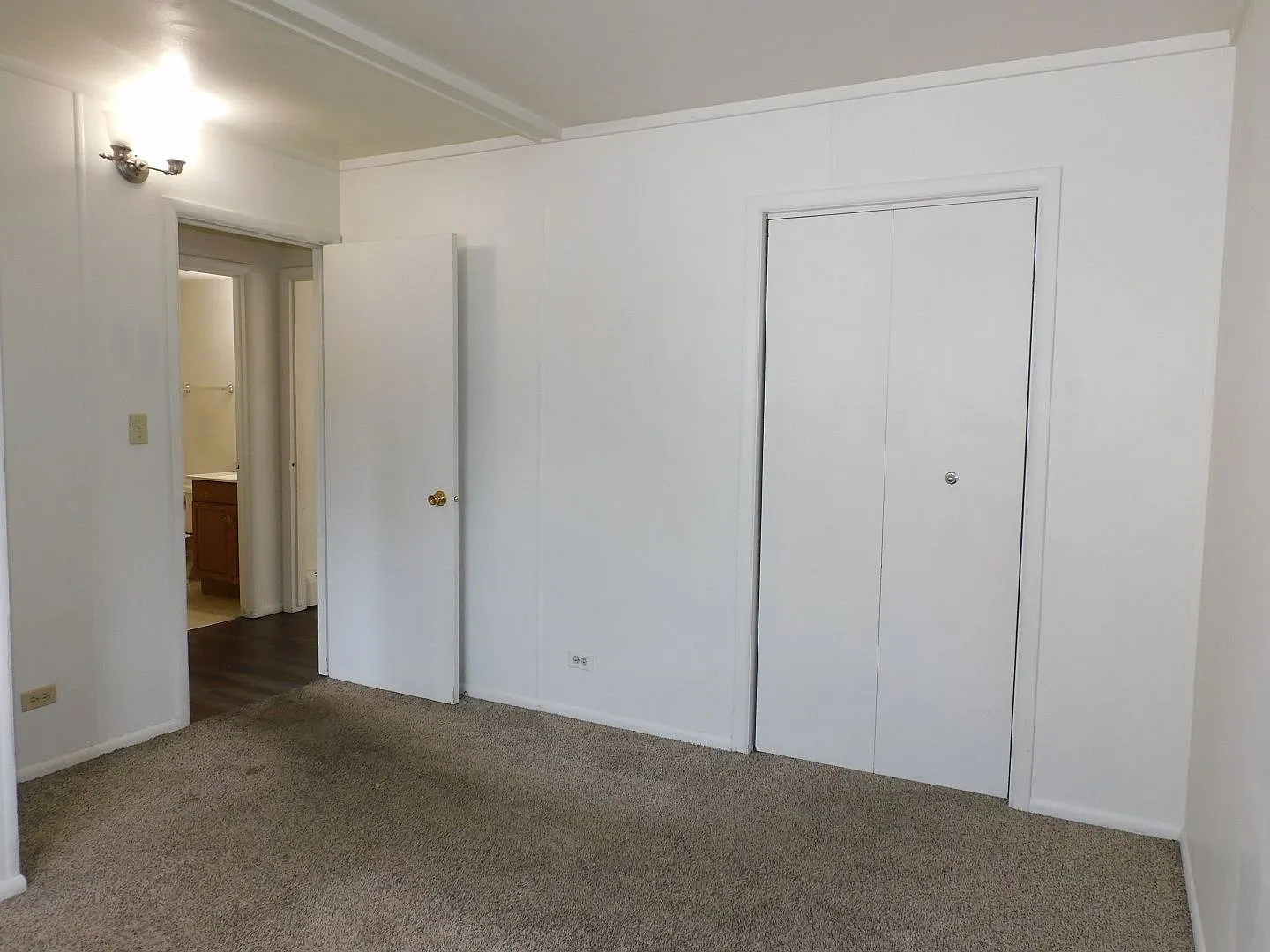 2221 Ballard Rd — Photo 2