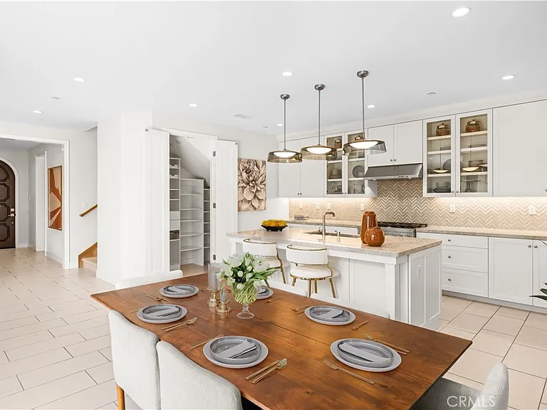 164 Villa Rdg — Photo 10