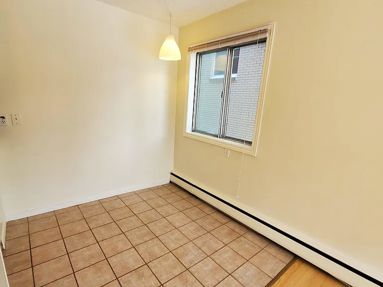 1724 10a St SW #206 — Photo 17