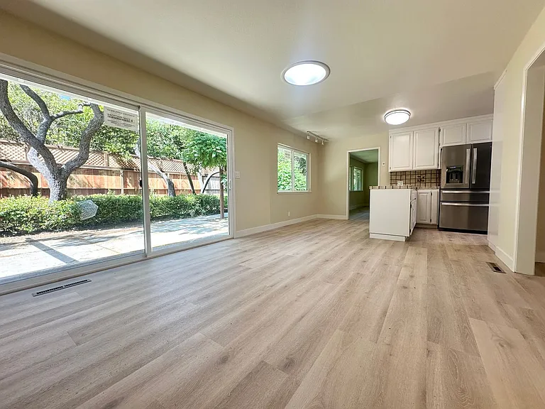 2214 Vineyard Ct — Photo 5