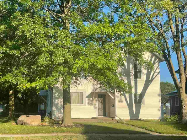 853 S Iowa Ave, Washington, IA 52353