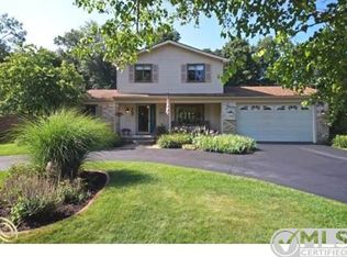 9587 Chaumont Dr, Commerce Township, MI