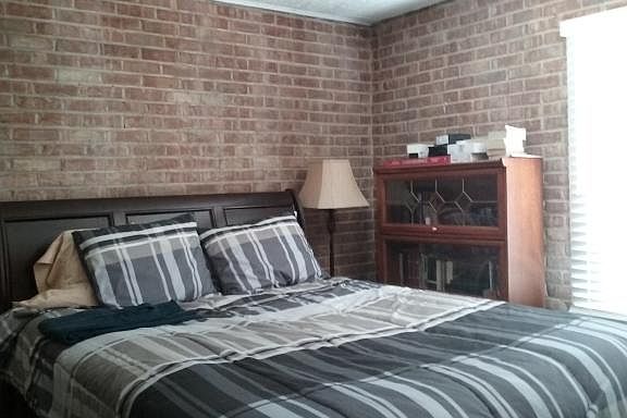 2nd image of 715 W Diversey Pkwy APT 11