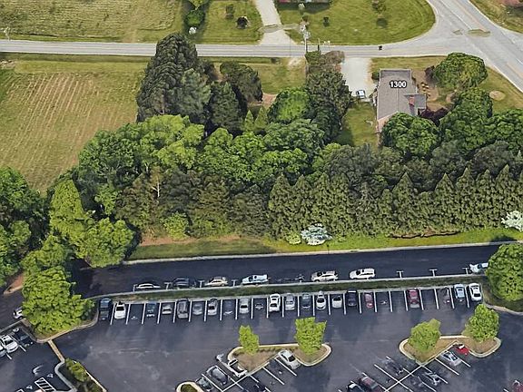 2nd image of 1300 Pleasant Ridge Rd