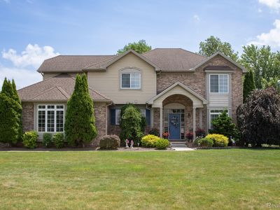 25663 Pond View Dr, New Boston, MI, 48164