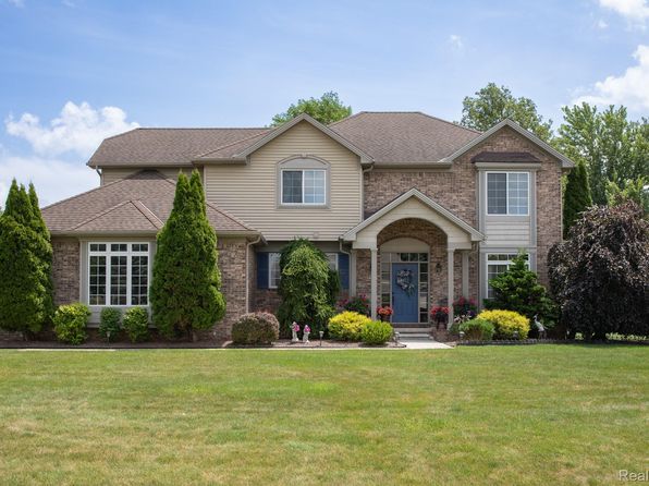 25663 Pond View Dr