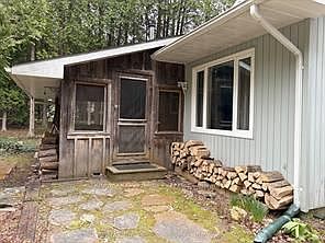 3rd image of 52 Spry Lake Rd