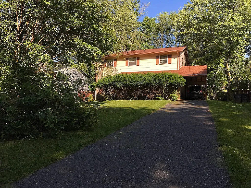 406 Ritchie Pkwy photo 1