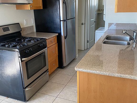 4th image of 15334 Bellflower Blvd #3