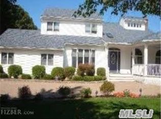 793 Canal Rd, Mount Sinai, NY 11766