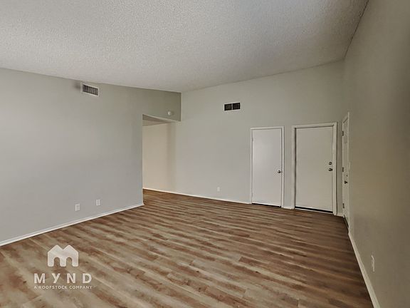 5th image of 801 Dolores Dr
