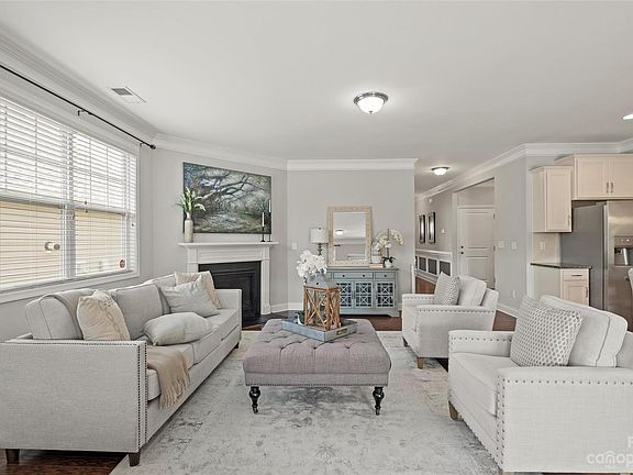 3rd image of 5035 Lydney Cir