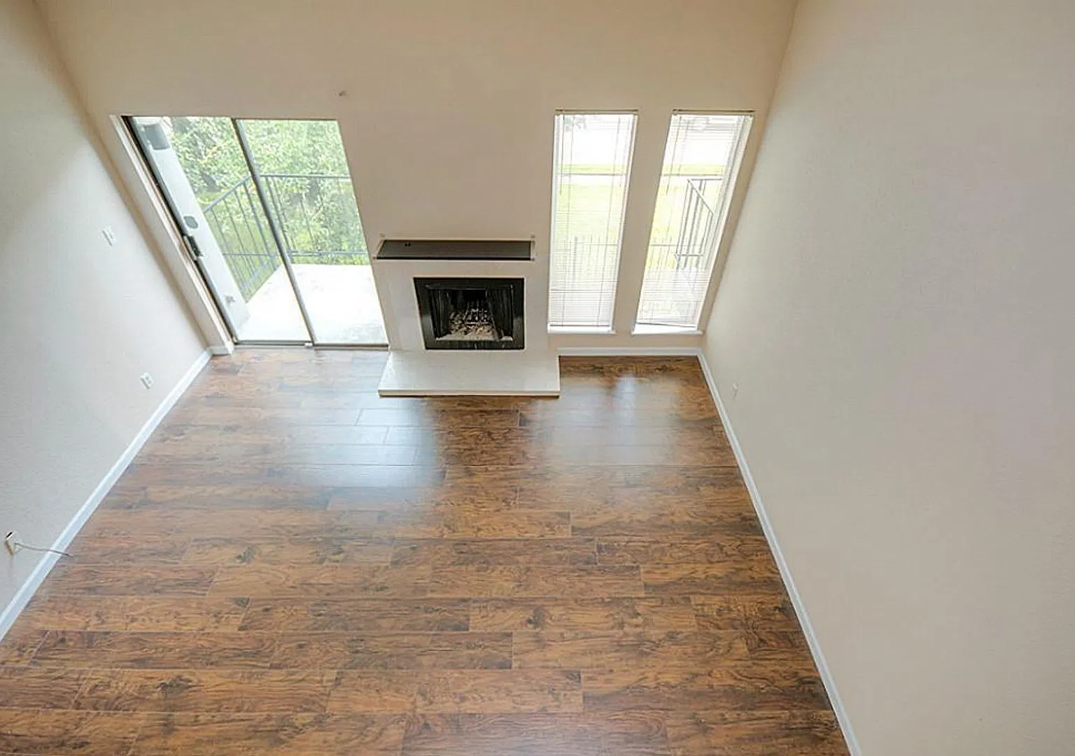 10811 Richmond Ave — Photo 1