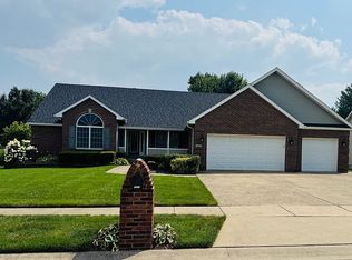 771 Fairway Dr, Forsyth, IL 62535