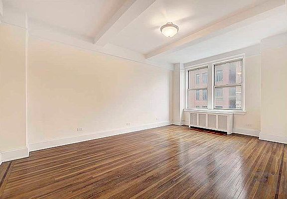 4th image of 520 Amsterdam Ave #4C