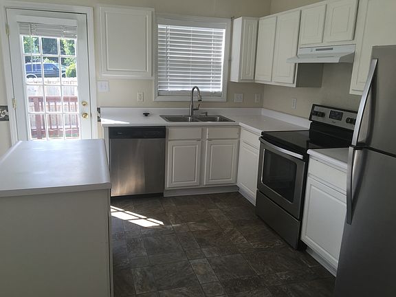 2nd image of 105 Sage Creek Dr