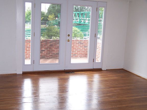 2nd image of 3233 Arlington Blvd #A