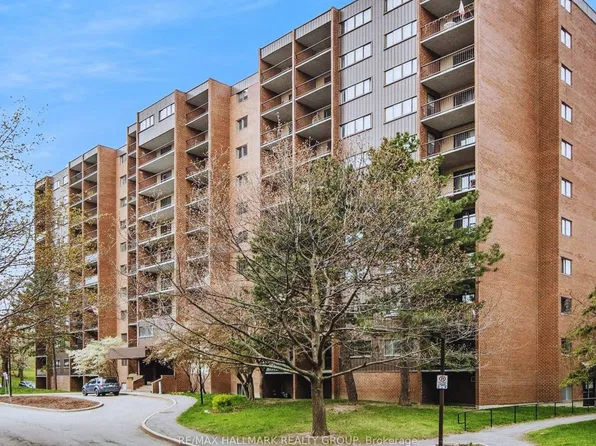 2630 Southvale Cres Unit 401, Ottawa, ON K1B 4S8