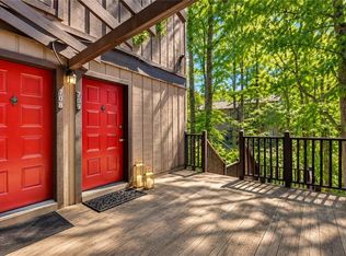 709 River Run Dr, Sandy Springs, GA 30350