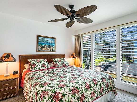 5th image of 75-6100 Alii Dr APT D24
