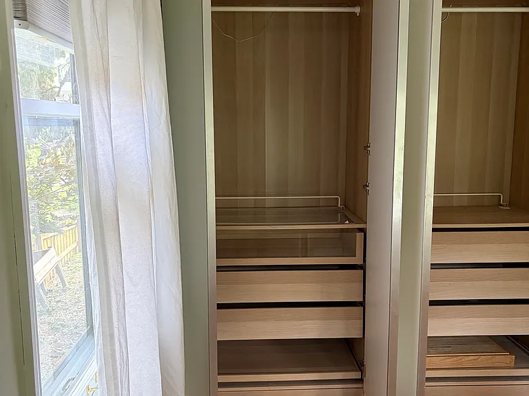 Bedroom 3 (in wall storage).