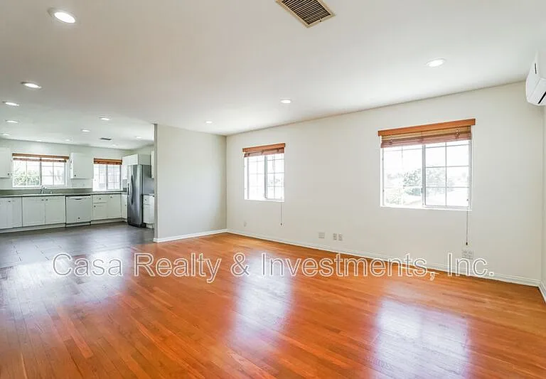 522 Washington St #BACK HOUSE — Photo 2