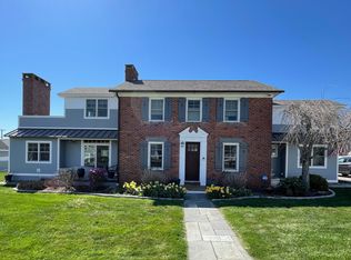 27 Brightwater Rd, Old Lyme, CT 06371