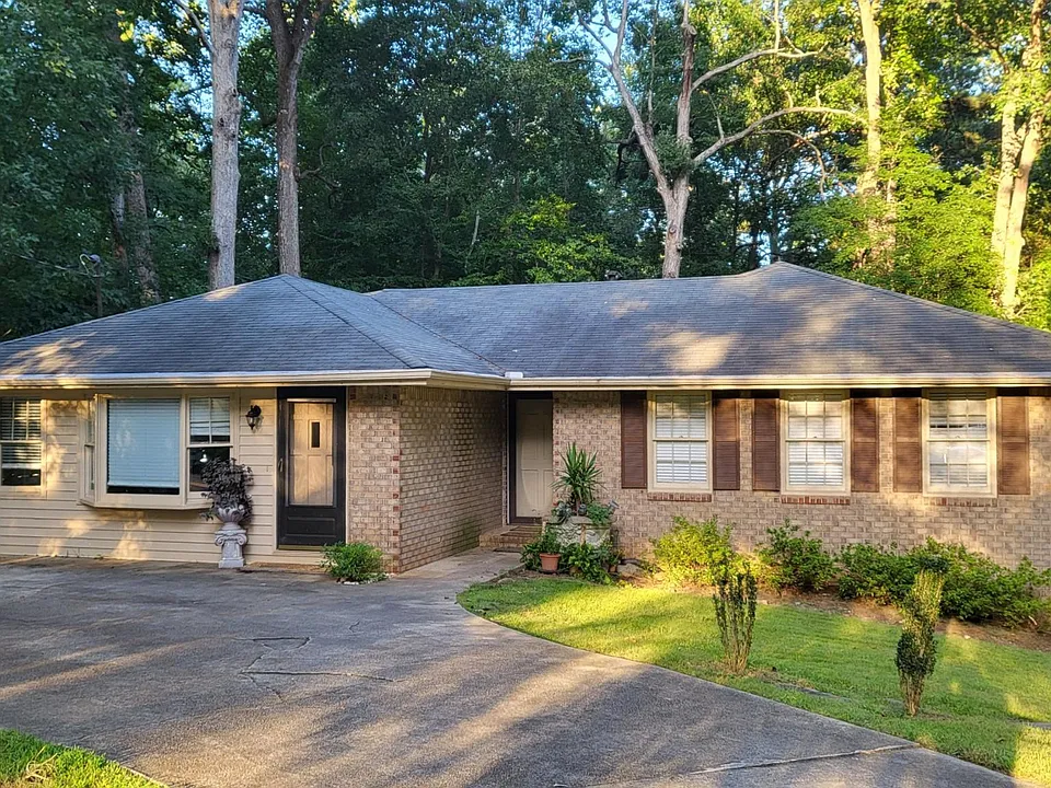 5111 Cavalier Dr SE