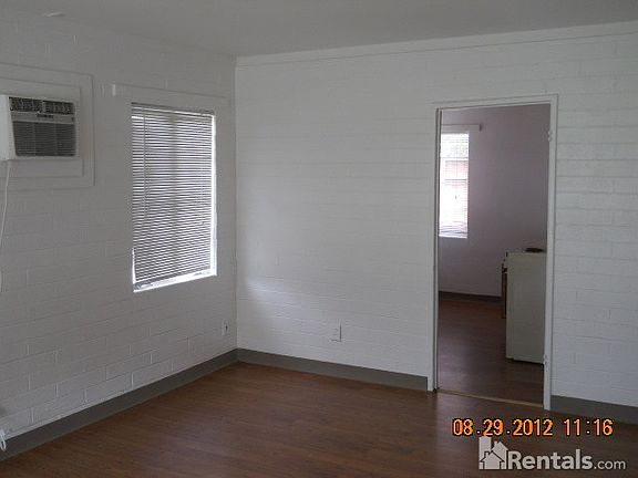 3rd image of 627 E Jackson St