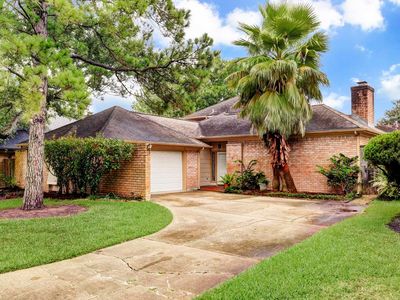 1842 Round Lake Dr, Houston, TX, 77077