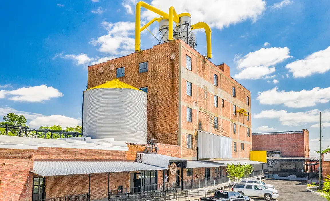 Peanut Crossing - 410 Wellons St — Photo 2