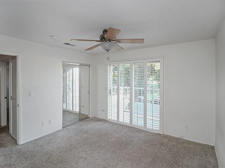 49 N Parkwood Ave #1 — Photo 13