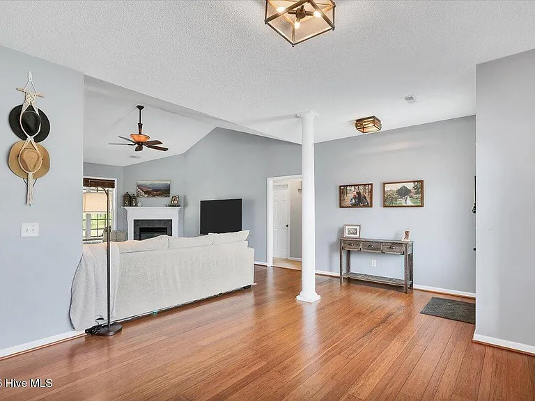 329 Green Links Dr — Photo 8