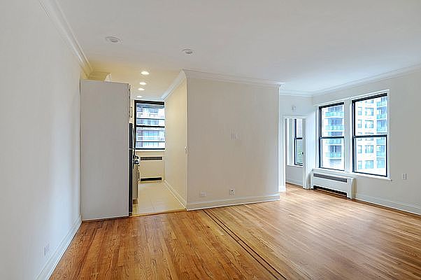 1st image of 232 E 40th St APT 6A
