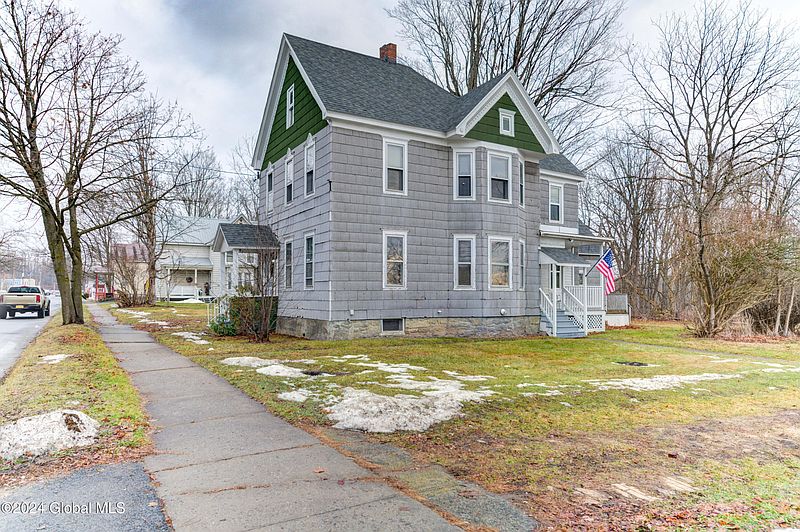 4th image of 438 N Perry Street
