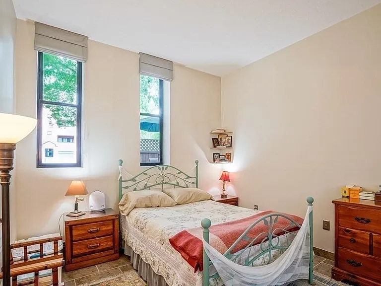 60 Gibson St #103 — Photo 10
