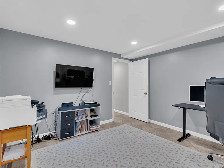 7707 Lake Glen Dr — Photo 33